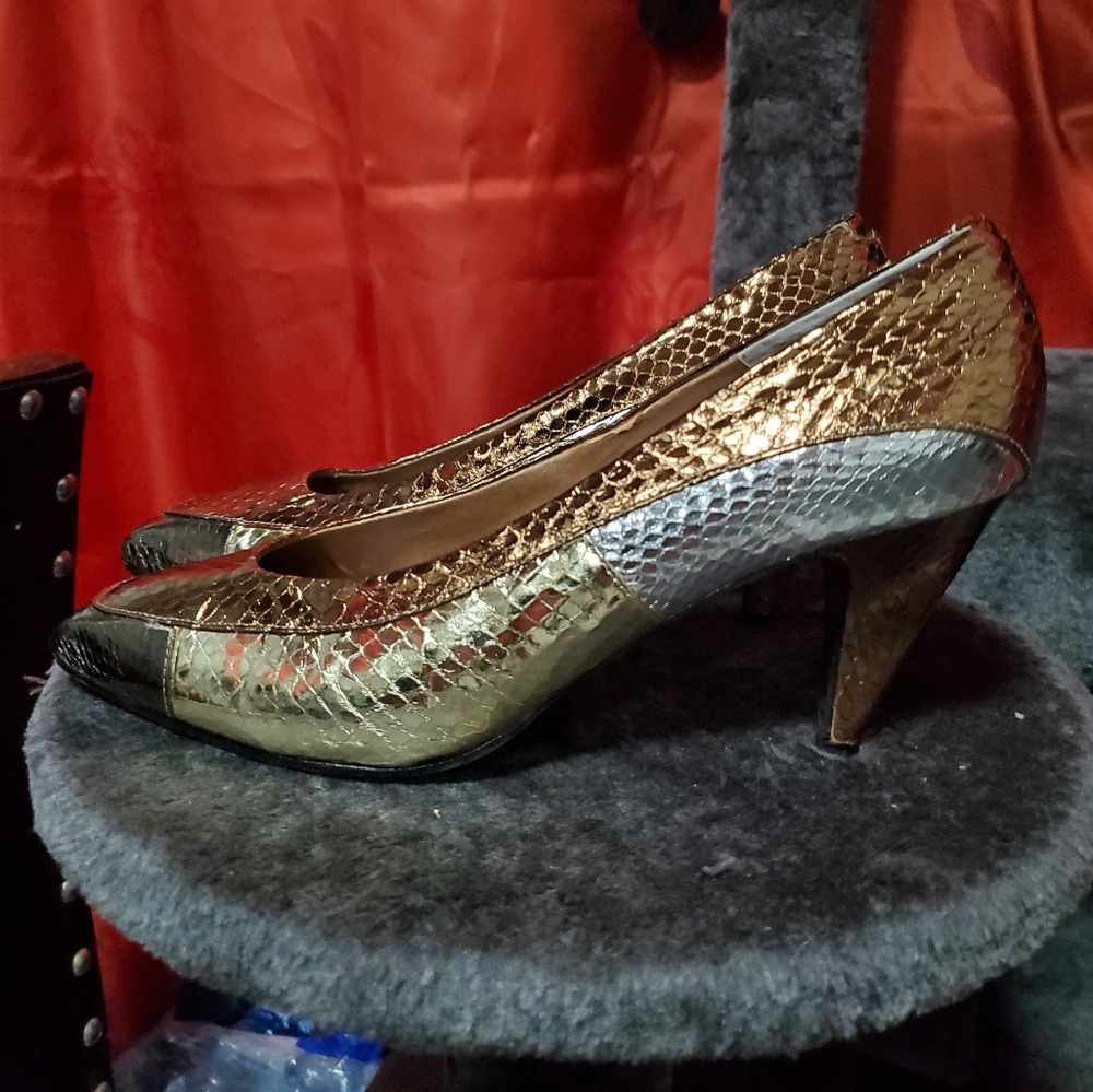 Vintage Snake Skin Metallic Leather Heels size 8.5